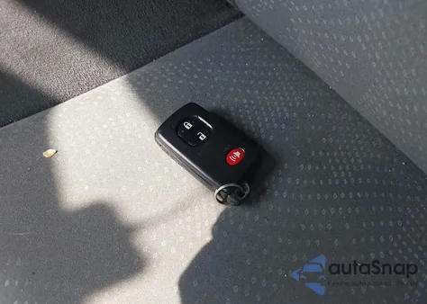 2013 Toyota Prius V Three из США, поврежденный, VIN JTDZN3EUXD3227206